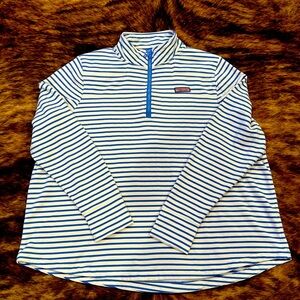 Vineyard vines pullover size 3XL, XL can also used very comfortable!